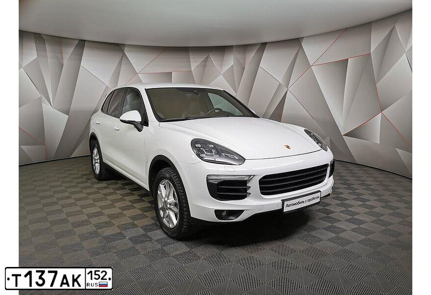 Фото автомобиля PORSCHE CAYENNE, 2016 — госномер Е702ТХ62. Цвет: Белый