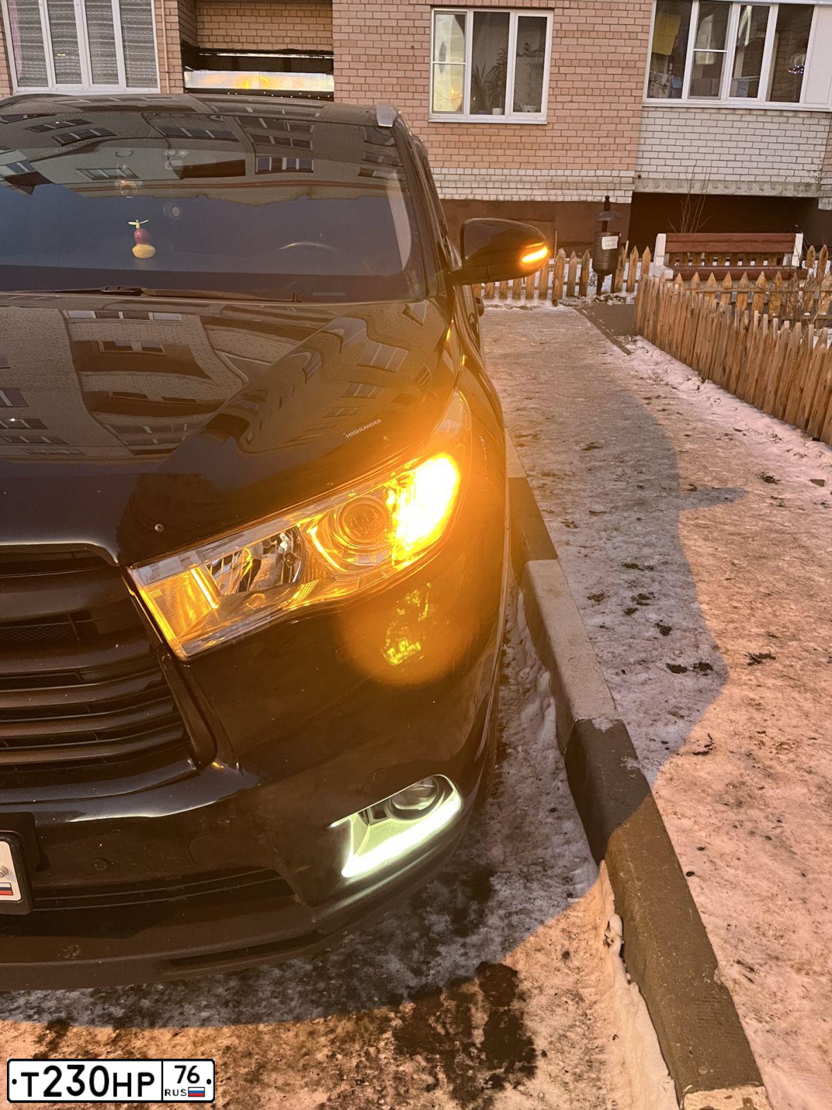 Фото автомобиля TOYOTA HIGHLANDER, 2014 — госномер Т230НР76. Цвет: ЧЕРНЫЙ