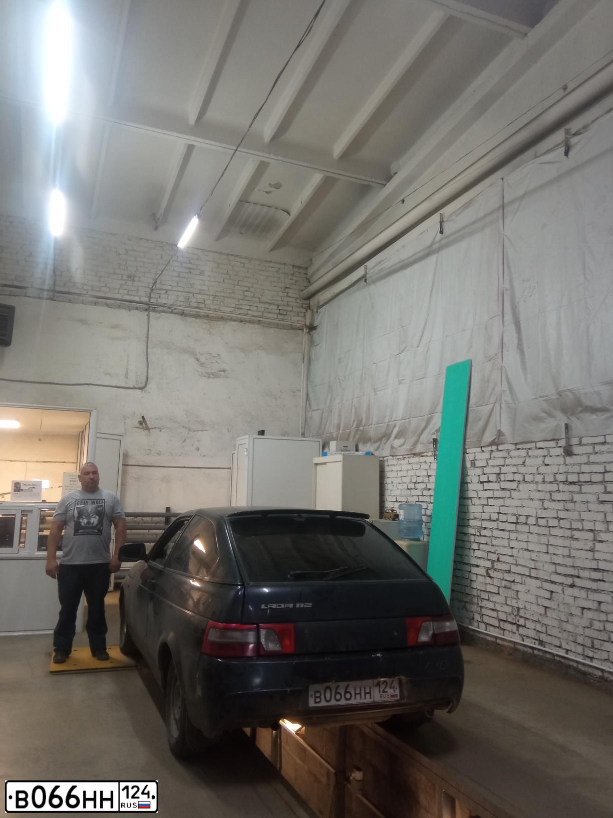 Фото автомобиля LADA 2112 LADA, 2007 — госномер В066НН124. Цвет: ЧЕРНЫЙ