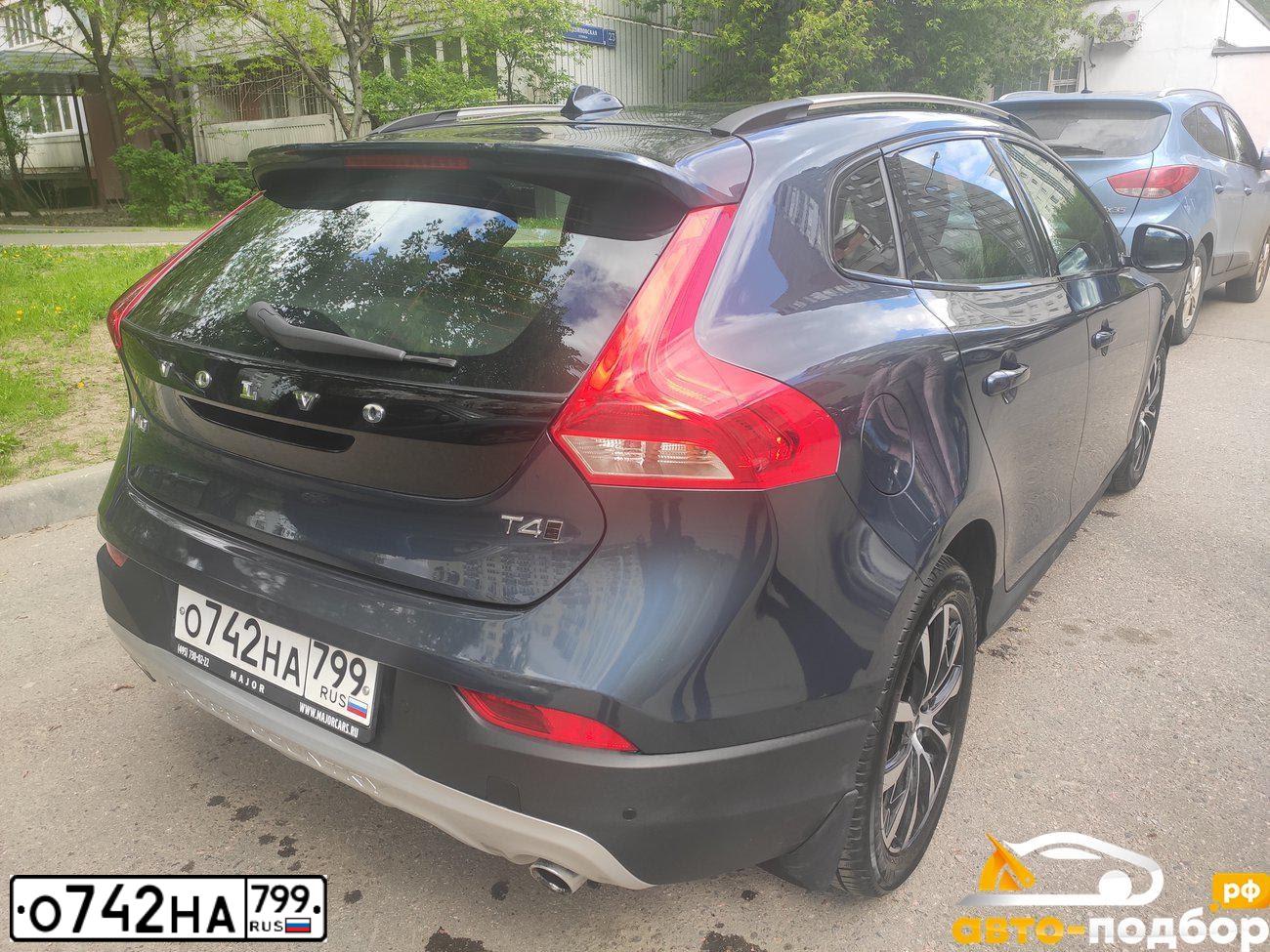 Фото автомобиля VOLVO V40, 2018 — госномер О072АУ797. Цвет: ТЕМНО-ГОЛУБОЙ