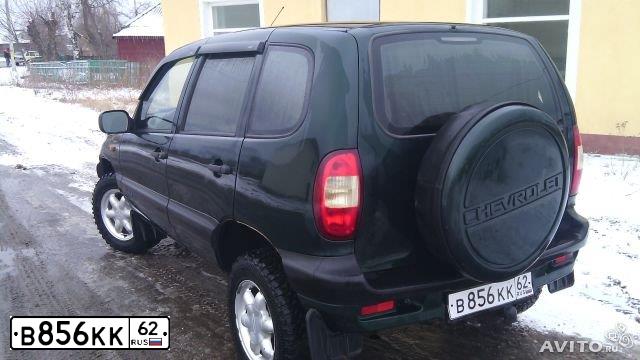 Фото автомобиля CHEVROLET NIVA, 2003 — госномер В856КК62. Цвет: Темно-зеленый