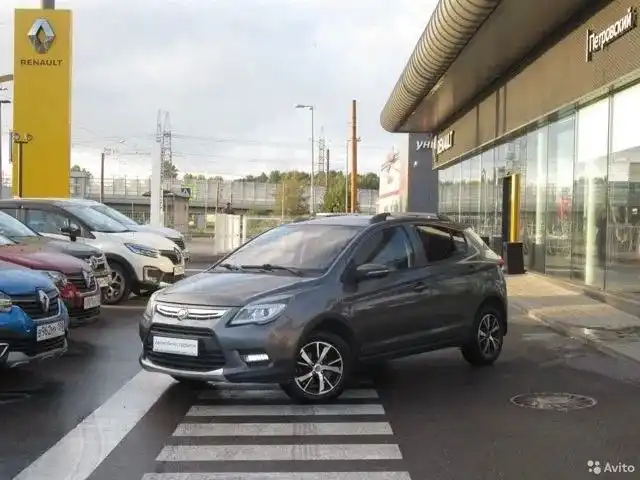 Фото автомобиля LIFAN X 50, 2016 — госномер А121ОЕ51. Цвет: СТАЛЬНОЙ (СЕРЫЙ)