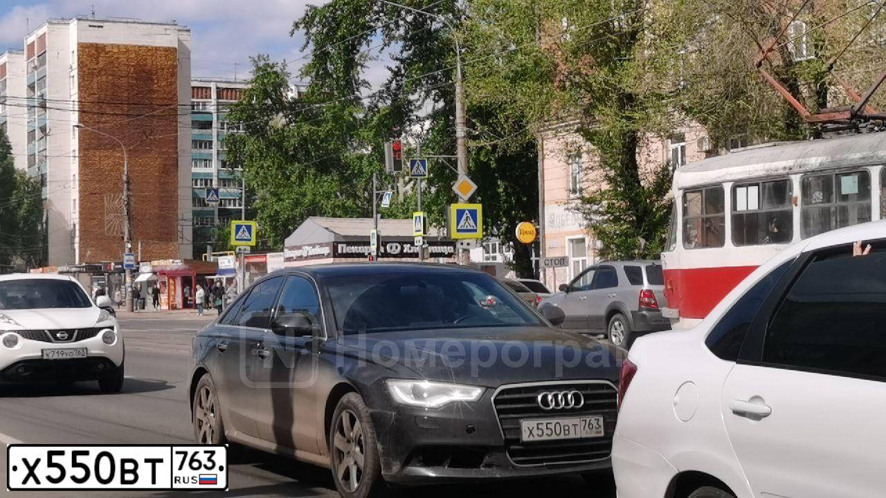 Фото автомобиля AUDI A6, 2011 — госномер М211АТ763. Цвет: ЧЕРНЫЙ