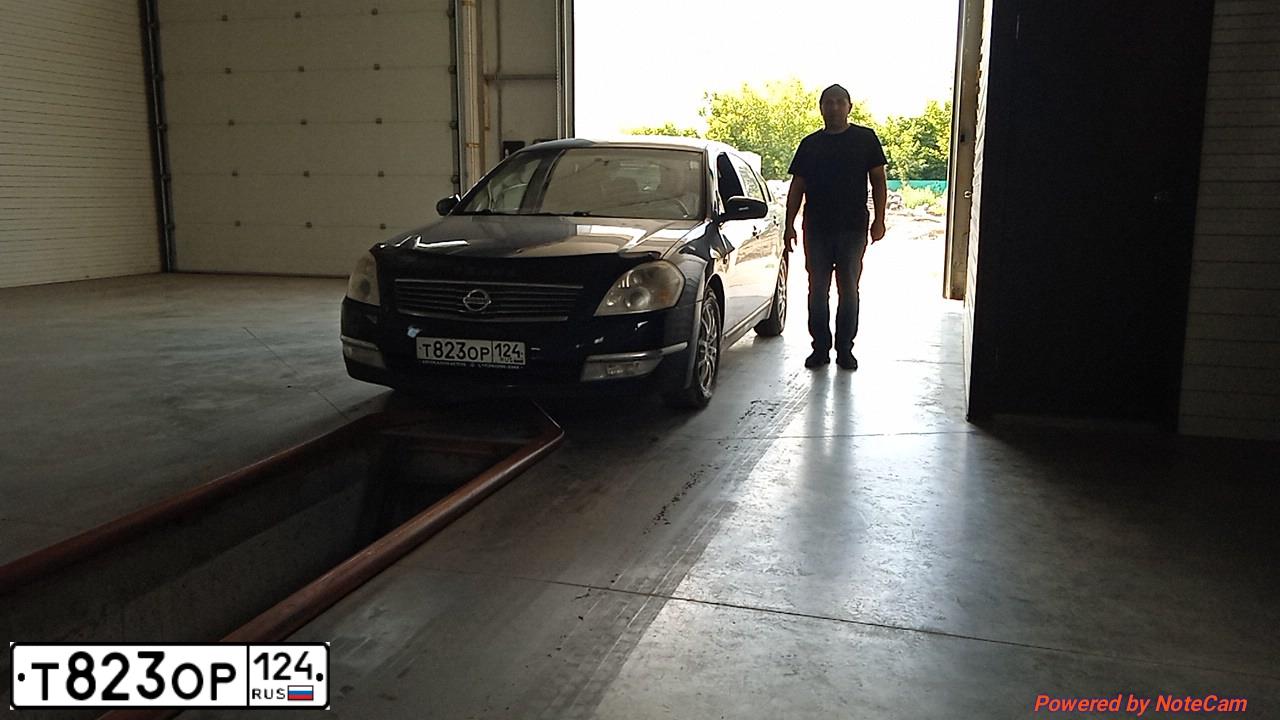 Фото автомобиля NISSAN TEANA 2.3 PREMIUM, 2007 — госномер М875УВ154. Цвет: ЧЕРНЫЙ