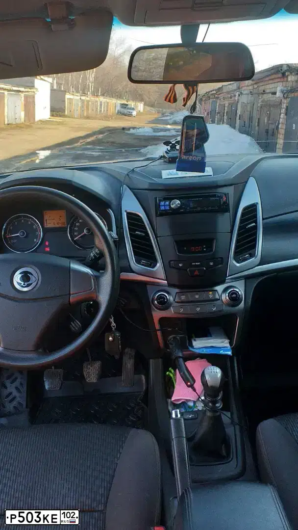 Фото автомобиля SSANGYONG ACTYON, 2013 — госномер Р503КЕ102. Цвет: СЕРЕБРИСТЫЙ