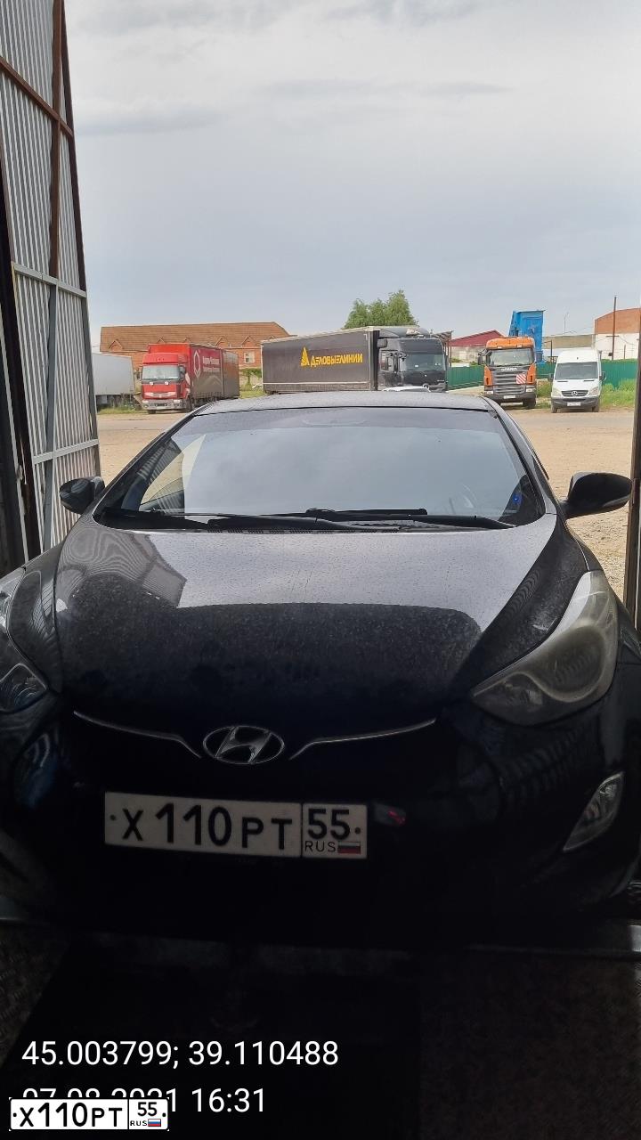 Фото автомобиля HYUNDAI AVANTE, 2011 — госномер Т688МК193. Цвет: ЧЕРНЫЙ