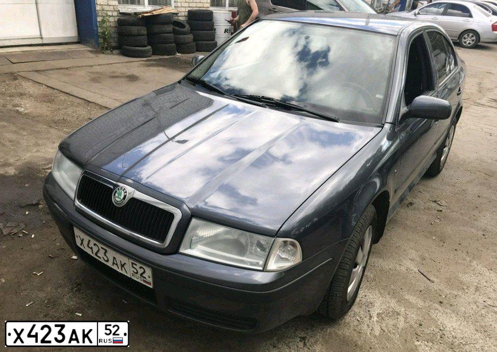 Фото автомобиля SKODA OCTAVIA, 2008 — госномер Х423АК52. Цвет: ТЕМНО-СЕРЫЙ