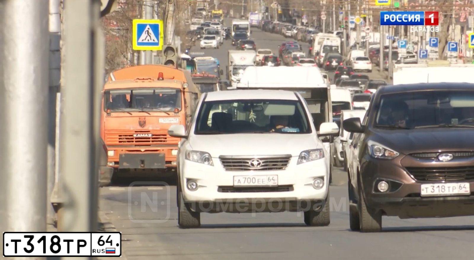 Фото автомобиля HYUNDAI IX35, 2014 — госномер Т318ТР64. Цвет: КОРИЧНЕВЫЙ