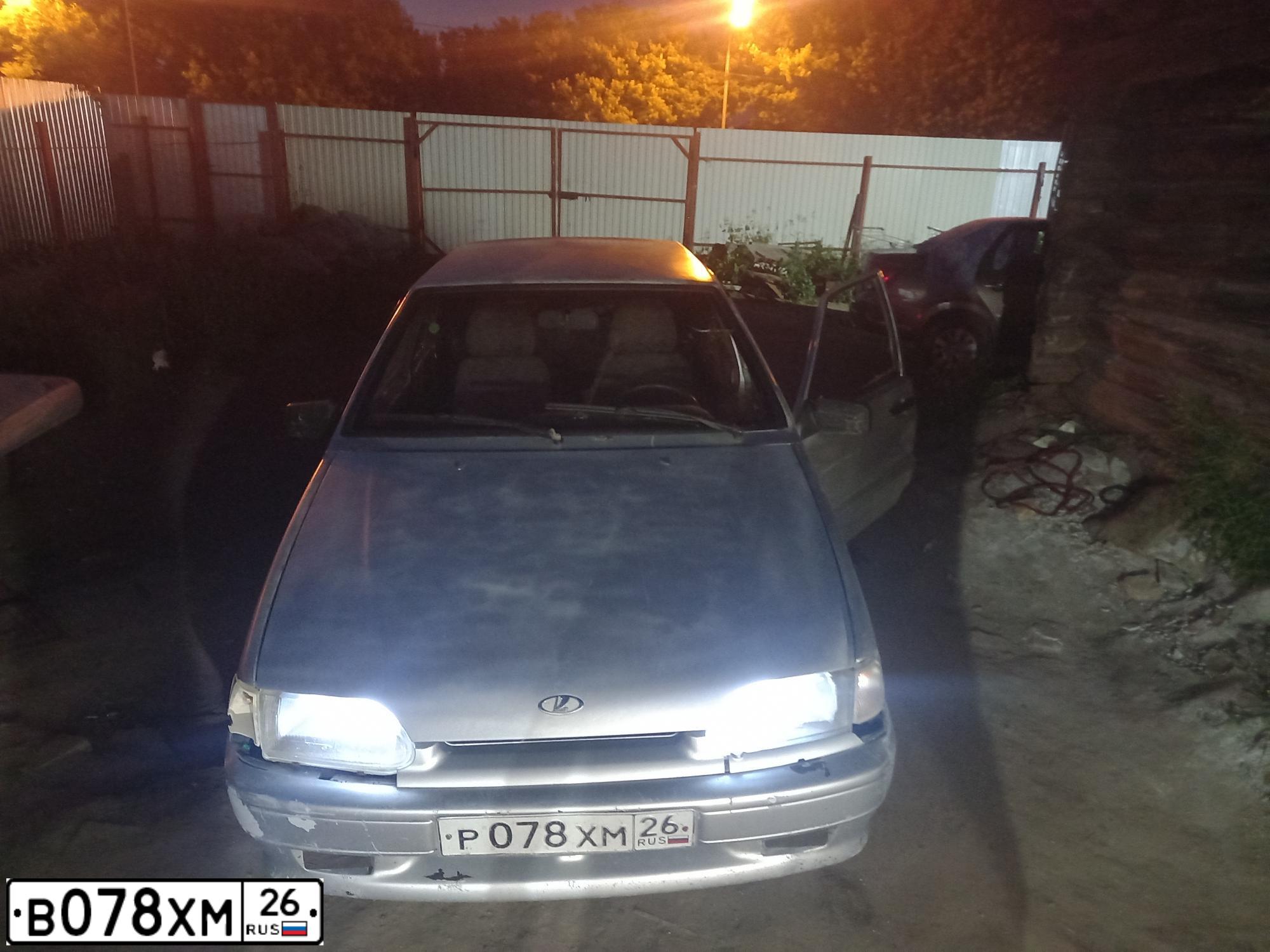 Фото автомобиля LADA 2114 SAMARA, 2004 — госномер Е180НУ150. Цвет: СВЕТЛО-СЕРЕБРИСТЫЙ МЕТАЛЛ