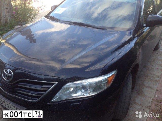 Фото автомобиля TOYOTA CAMRY, 2021 — госномер М358ОР35. Цвет: МНОГОЦВЕТНЫЙ