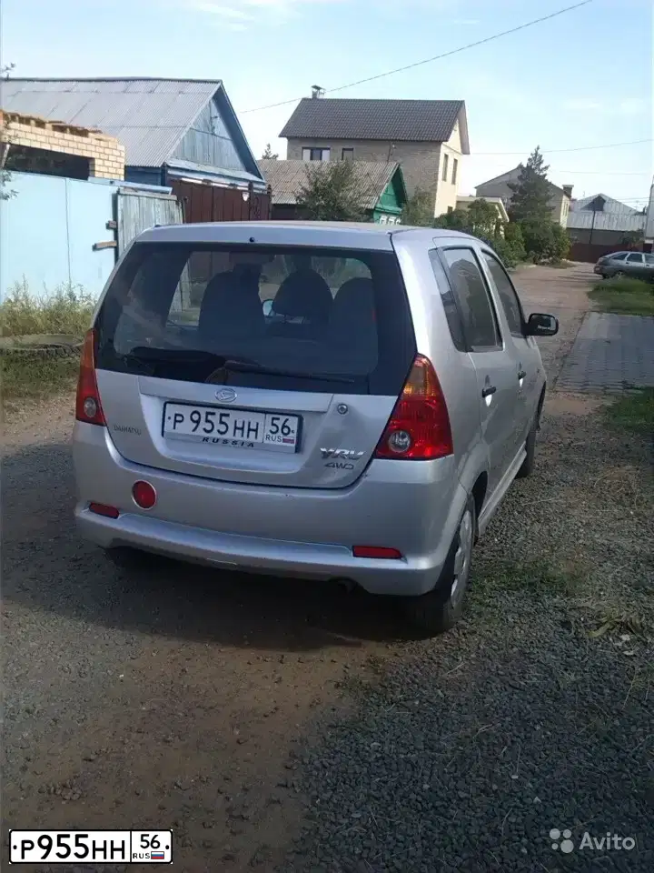 Фото автомобиля DAIHATSU YRV, 2002 — госномер Р955НН56. Цвет: Серебристый