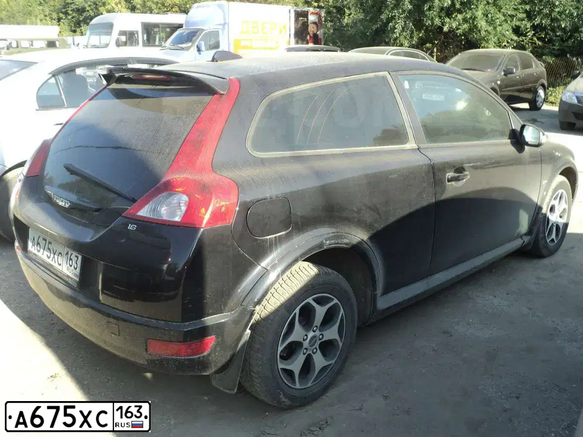 Фото автомобиля VOLVO C30, 2007 — госномер Е095ЕН763. Цвет: ЧЕРНЫЙ