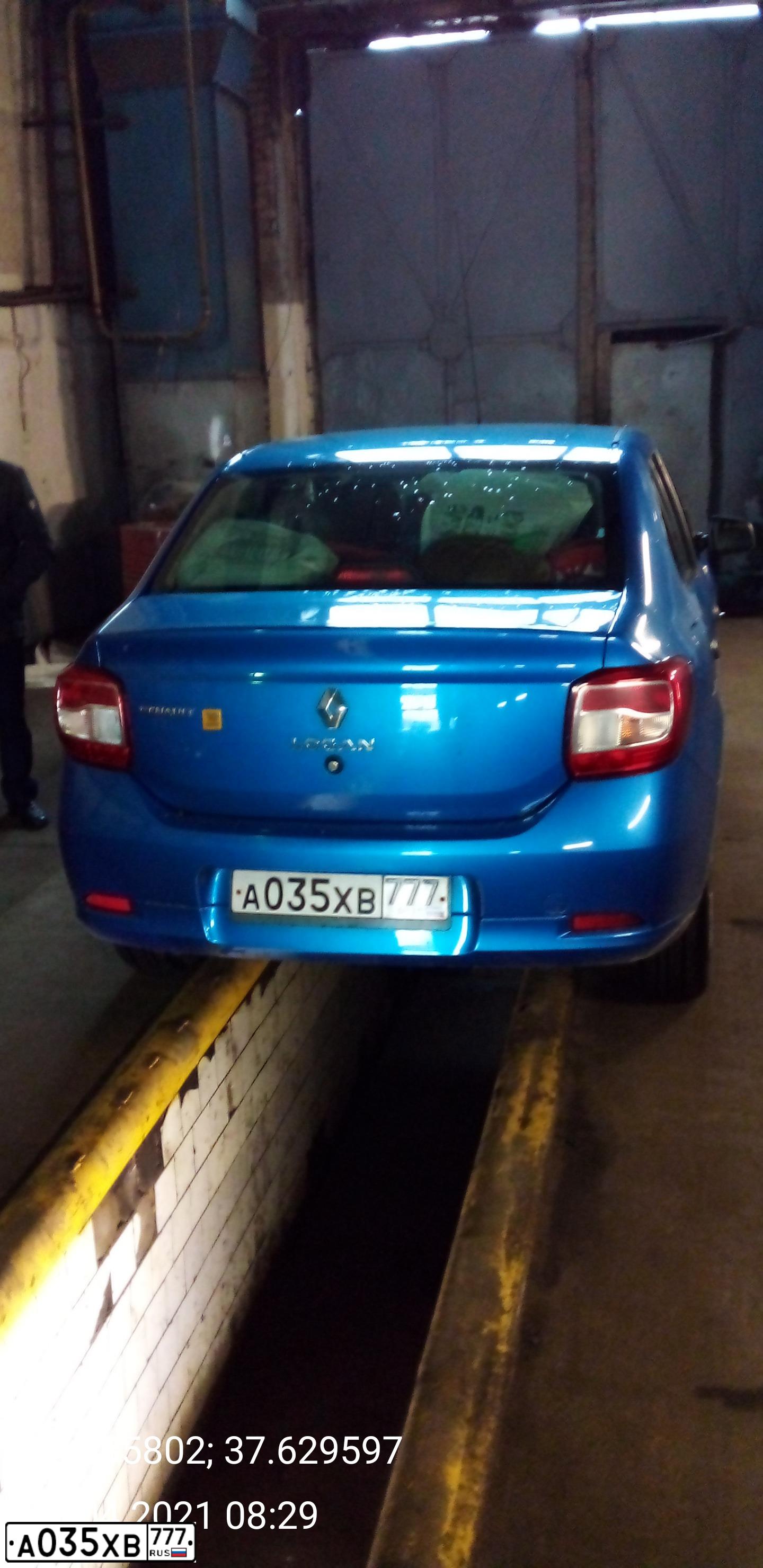 Фото автомобиля RENAULT LOGAN, 2017 — госномер А035ХВ777. Цвет: СВЕТЛО-СИНИЙ