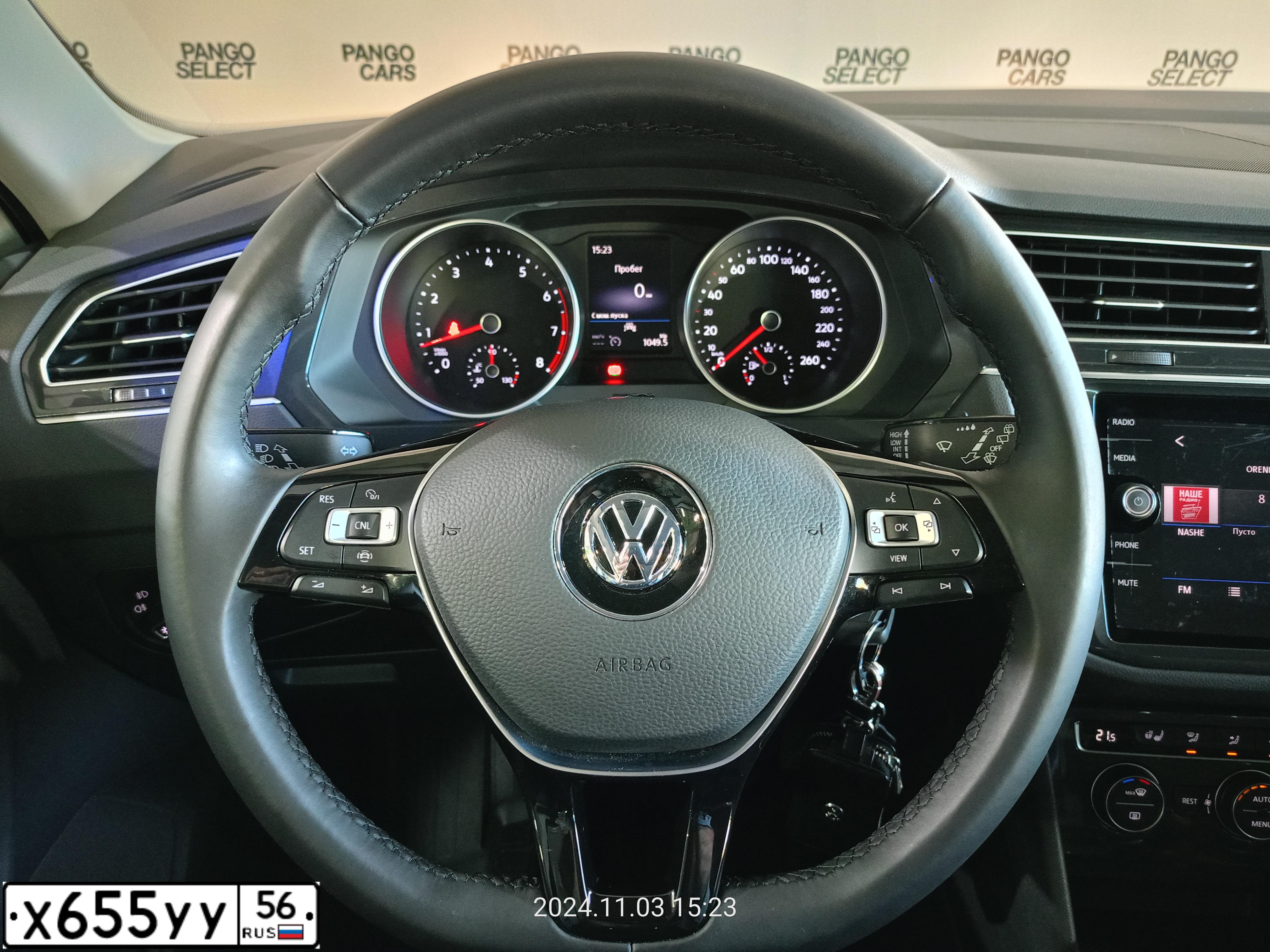 Фото автомобиля VOLKSWAGEN TIGUAN, 2019 — госномер Х655УУ56. Цвет: БЕЛЫЙ