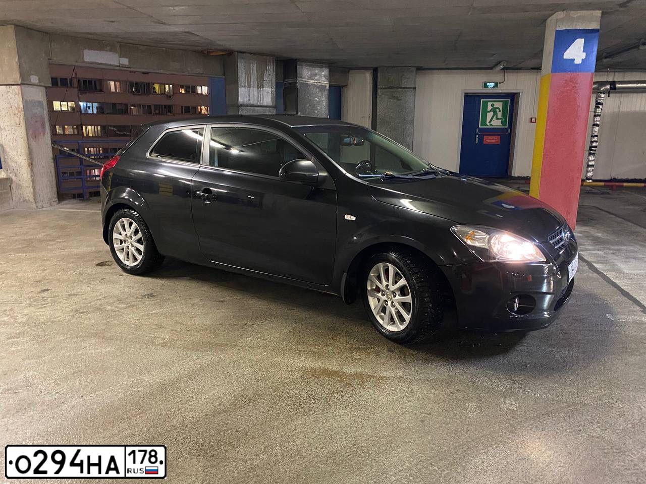 Фото автомобиля KIA CEE'D, 2008 — госномер К619СУ60. Цвет: ЧЕРНЫЙ ПЕРЛАМУТР