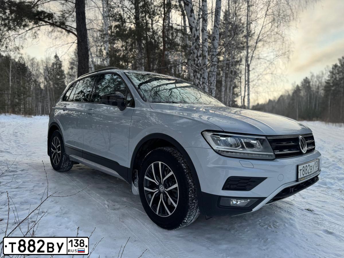 Фото автомобиля VOLKSWAGEN TIGUAN, 2019 — госномер Х954ЕТ774. Цвет: Белый