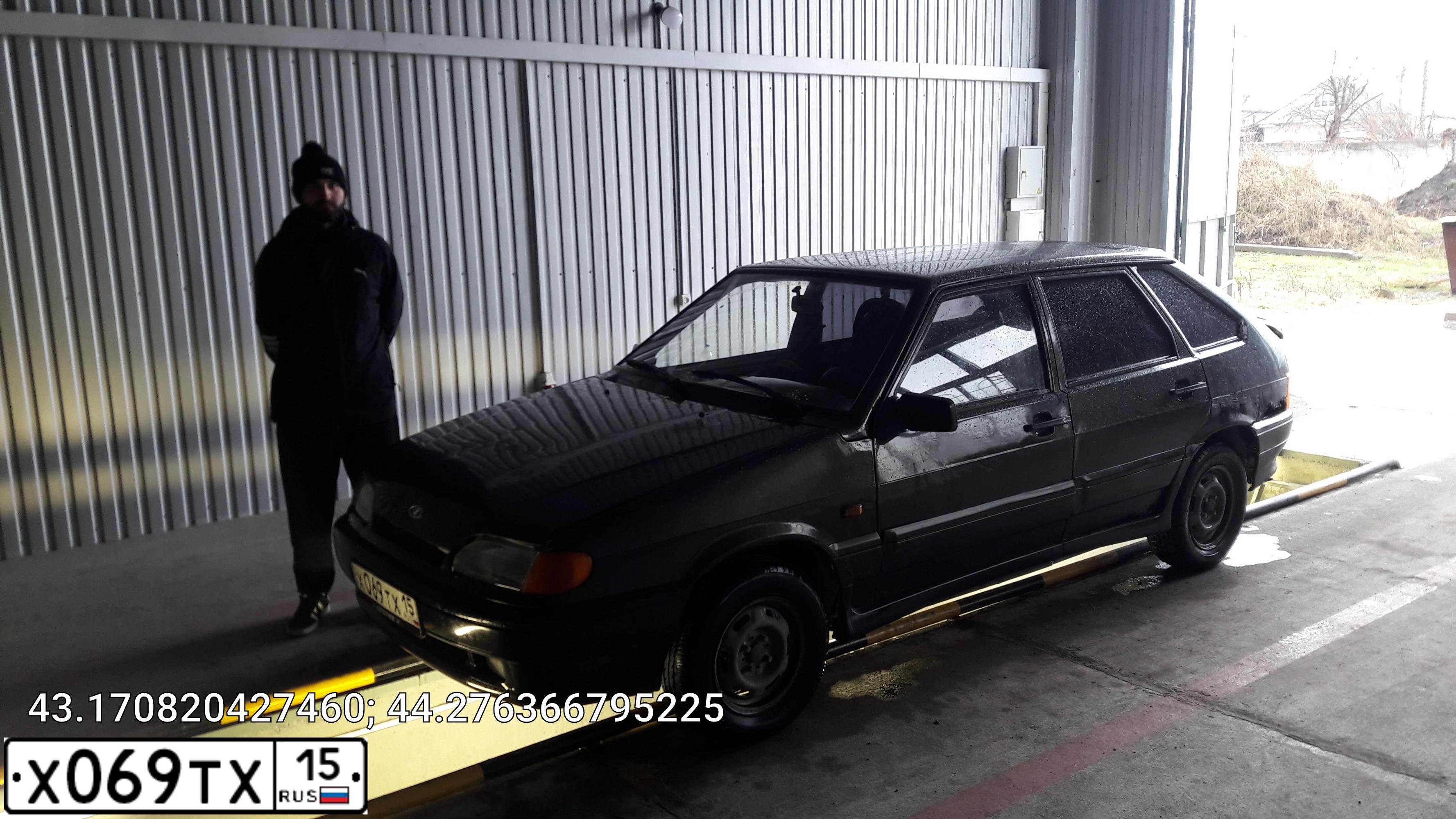 Фото автомобиля LADA 2114 SAMARA, 2006 — госномер Х069ТХ15. Цвет: ЗОЛОТИСТЫЙ ТЕМНО-ЗЕЛЕНЫЙ