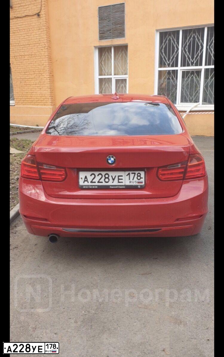 Фото автомобиля BMW 320I, 2013 — госномер У086МХ198. Цвет: Красный