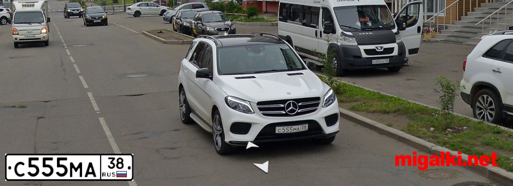 Фото автомобиля BMW X5 XDRIVE35I, 2013 — госномер К798МН03. Цвет: Коричневый