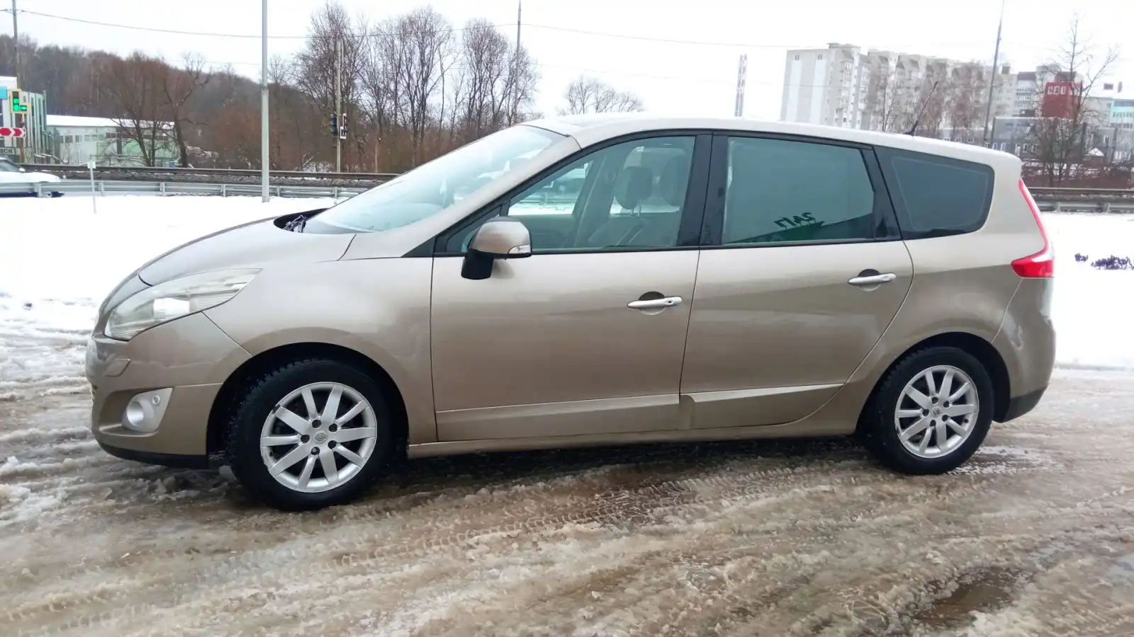 Фото автомобиля RENAULT MEGANE /GRAND/ SCENIC, 2010 — госномер О708ВО32. Цвет: СЕРЫЙ