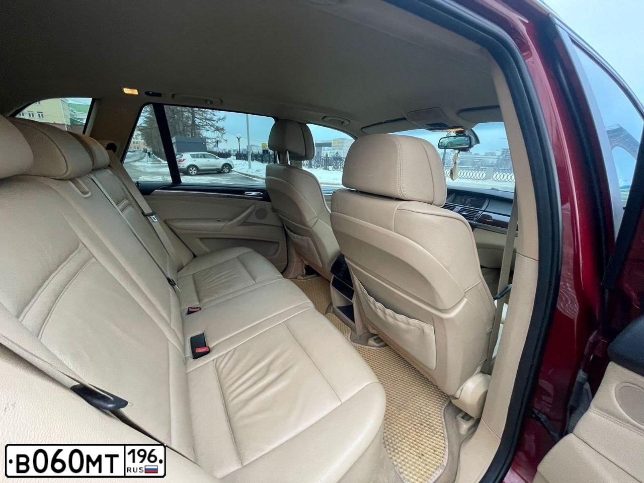 Фото автомобиля INFINITI QX70 /FX/, 2014 — госномер В060МТ196. Цвет: Белый