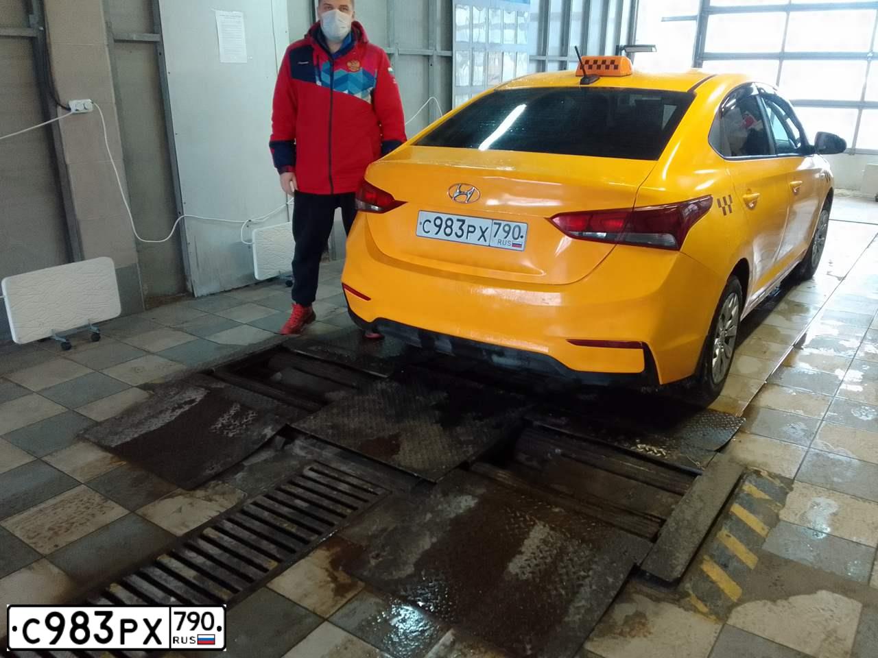 Фото автомобиля HYUNDAI SOLARIS, 2017 — госномер О735УЕ32