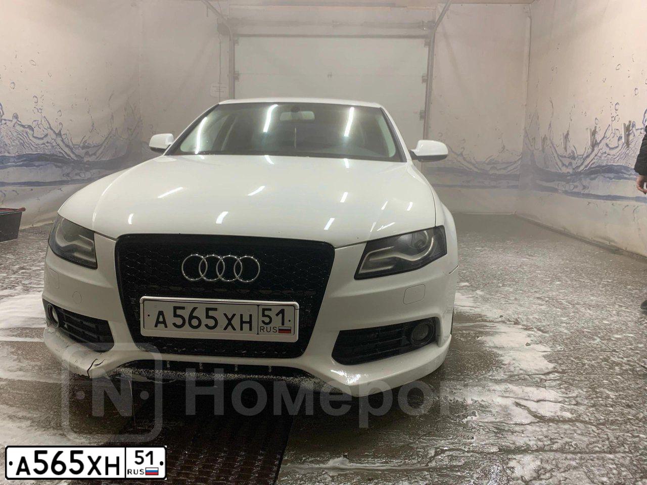 Фото автомобиля AUDI A4, 2010 — госномер А565ХН51. Цвет: Белый