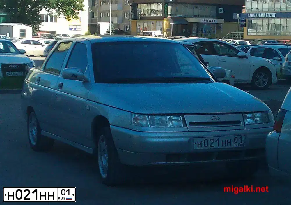 Фото автомобиля LADA 2110, 2003 — госномер Н021НН01. Цвет: СВЕТЛО СЕРЕБРИСТЫЙ МЕТАЛИК
