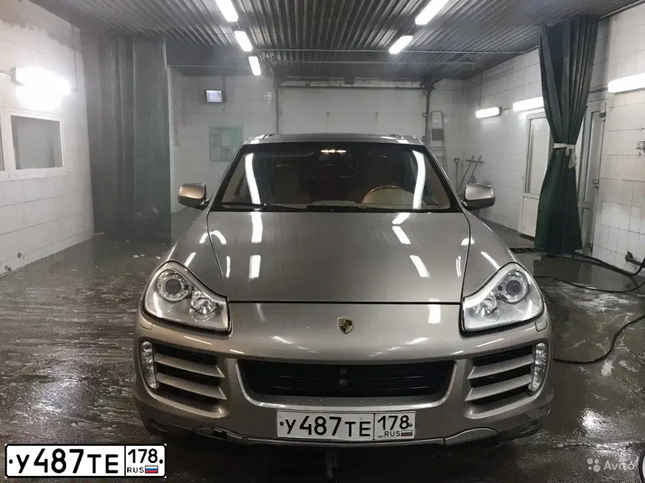 Фото автомобиля PORSCHE CAYENNE, 2007 — госномер С776ТК152. Цвет: БЕЖЕВЫЙ
