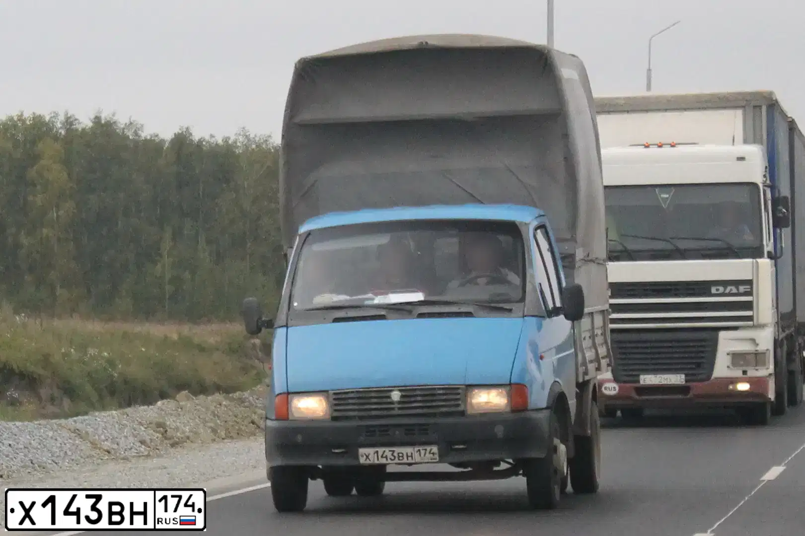 Фото автомобиля ГАЗ 330210, 1996 — госномер М123ЕВ774. Цвет: синий