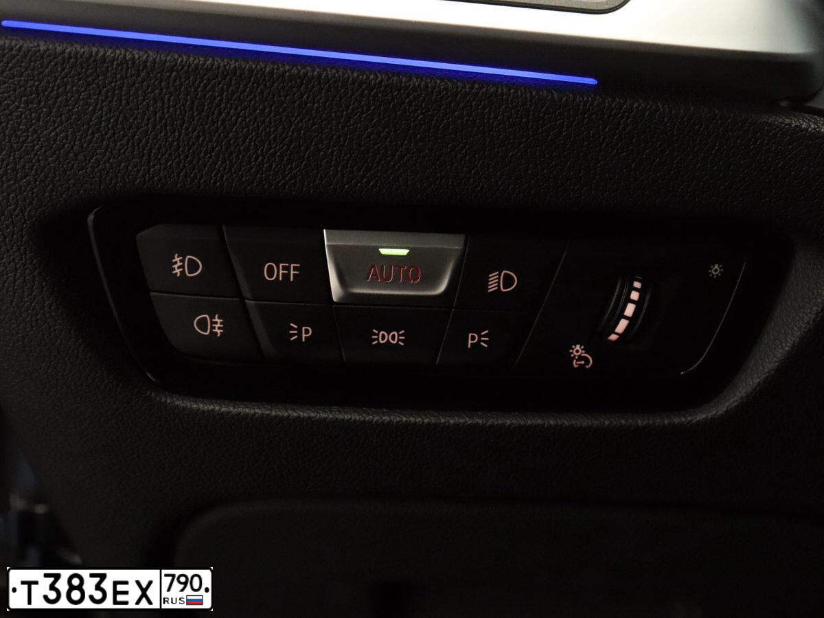 Фото автомобиля BMW 320I, 2020 — госномер Н899ЕА126. Цвет: ЧЕРНЫЙ