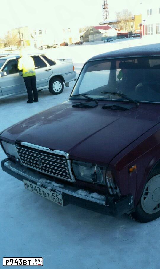 Фото автомобиля LADA 2107, 2003 — госномер Р943ВТ55. Цвет: ТЕМНО-БОРДОВЫЙ