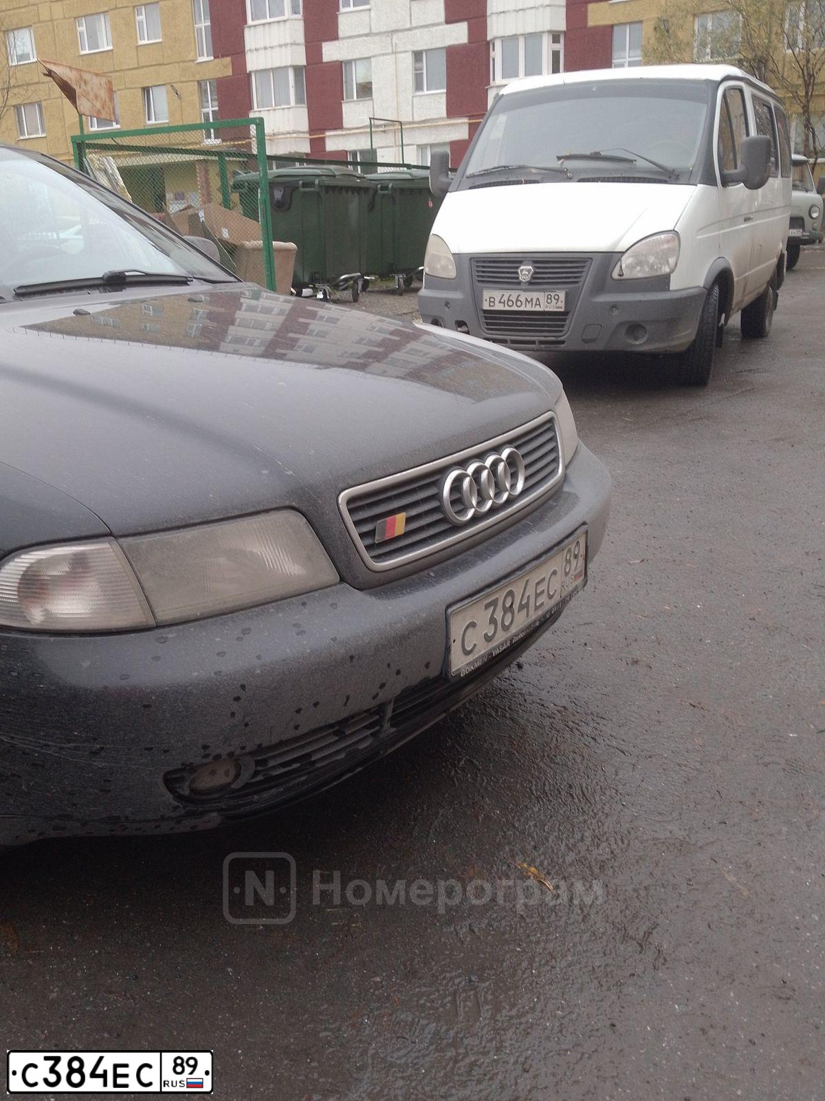 Фото автомобиля AUDI A4, 1998 — госномер С384ЕС89. Цвет: ЧЕРНЫЙ