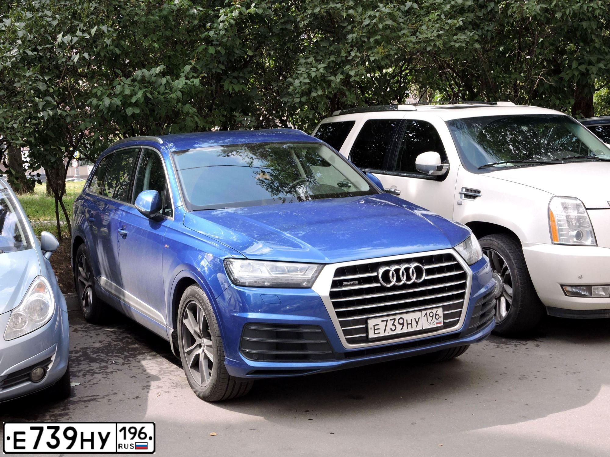 Фото автомобиля AUDI Q7, 2016 — госномер Е739НУ196. Цвет: СИНИЙ