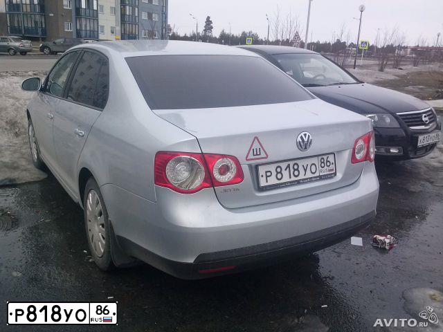 Фото автомобиля VOLKSWAGEN JETTA, 2008 — госномер Р423МК05. Цвет: СЕРЕБРИСТЫЙ