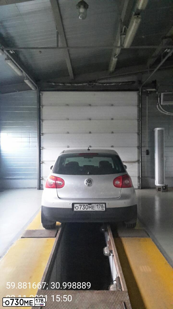 Фото автомобиля VOLKSWAGEN GOLF, 2006 — госномер О730МЕ178. Цвет: СЕРЕБРИСТЫЙ