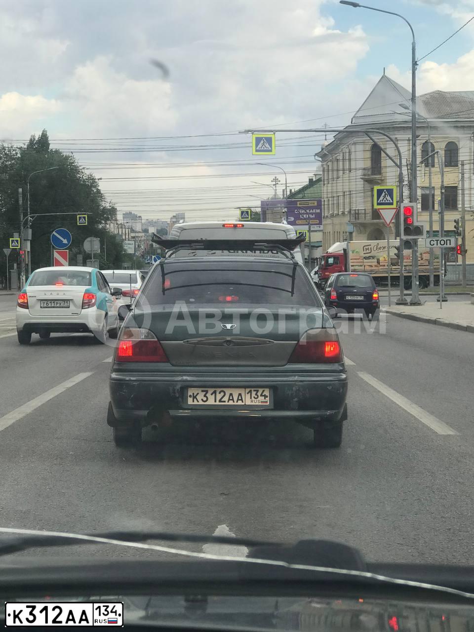 Фото автомобиля DAEWOO NEXIA, 2005 — госномер О866ВМ190. Цвет: СВЕТЛО ЗЕЛЕНЫЙ