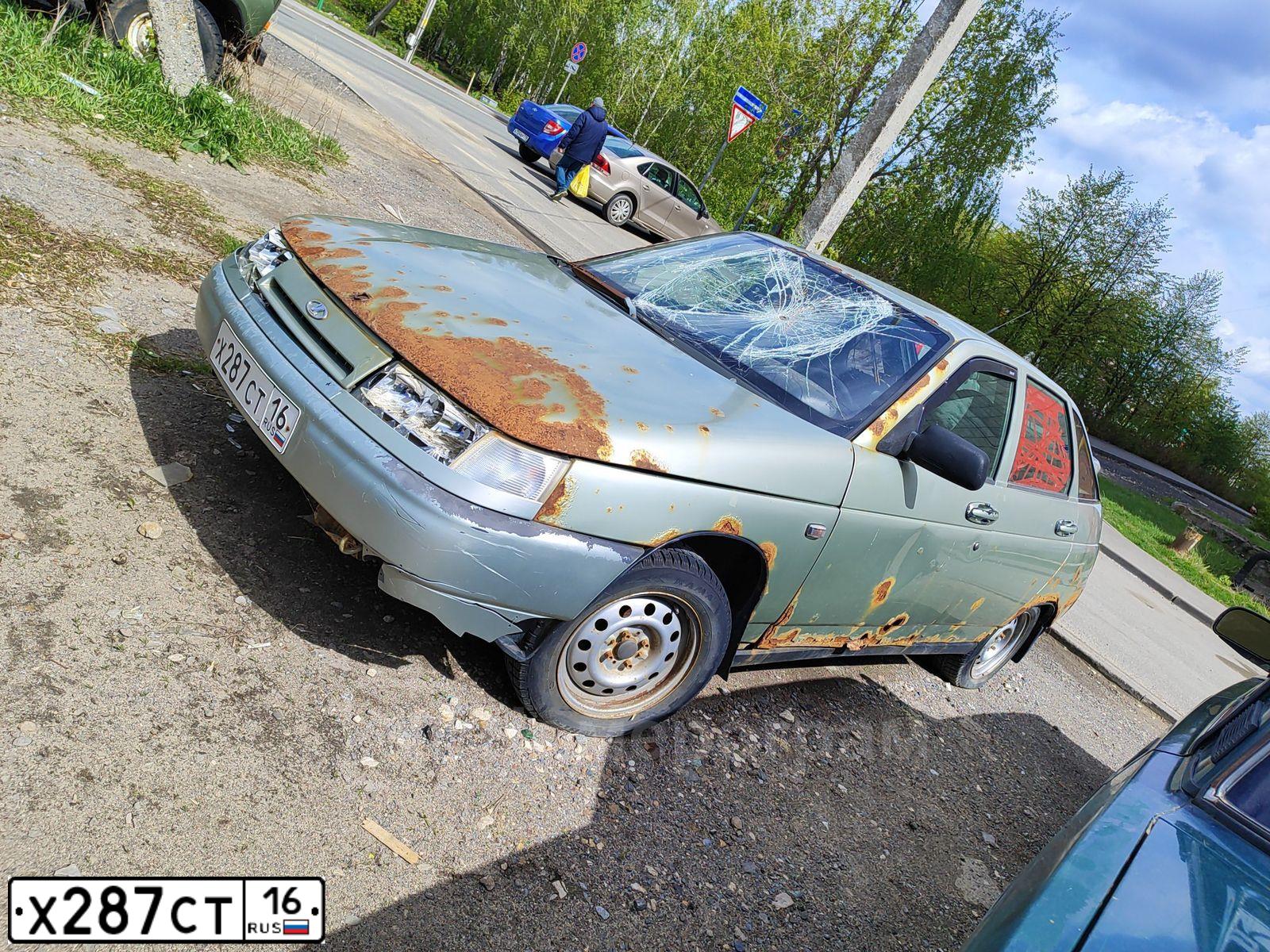 Фото автомобиля LADA 2112, 2006 — госномер Х287СТ16. Цвет: БЕЛО-ЗЕЛЕНЫЙ