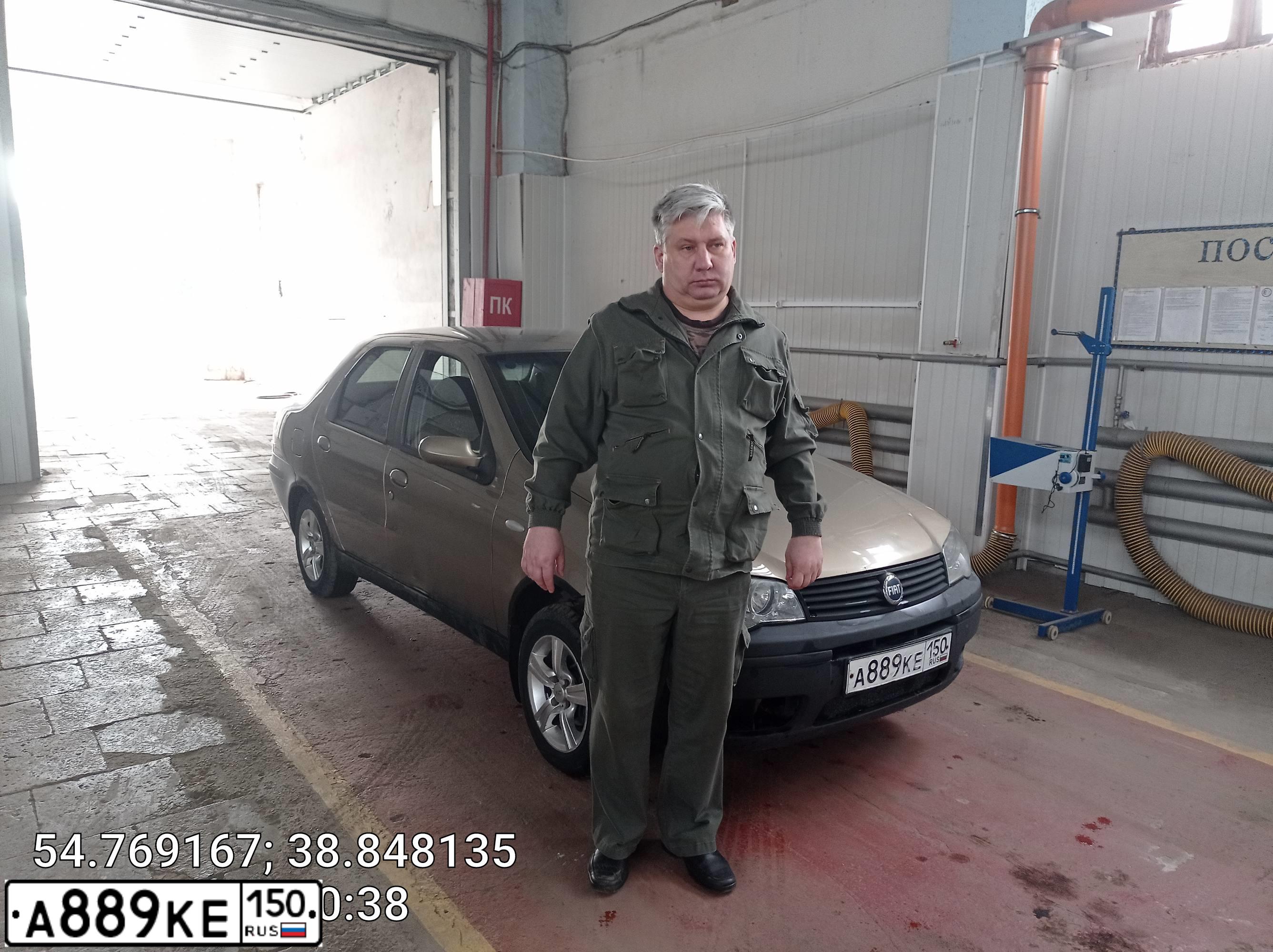 Фото автомобиля FIAT ALBEA, 2007 — госномер А889КЕ150. Цвет: ЖЕЛТЫЙ