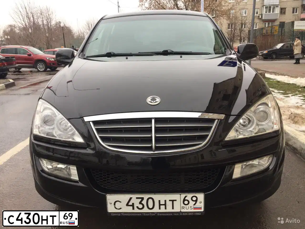 Фото автомобиля SSANGYONG KYRON, 2010 — госномер С430НТ69. Цвет: ЧЕРНЫЙ