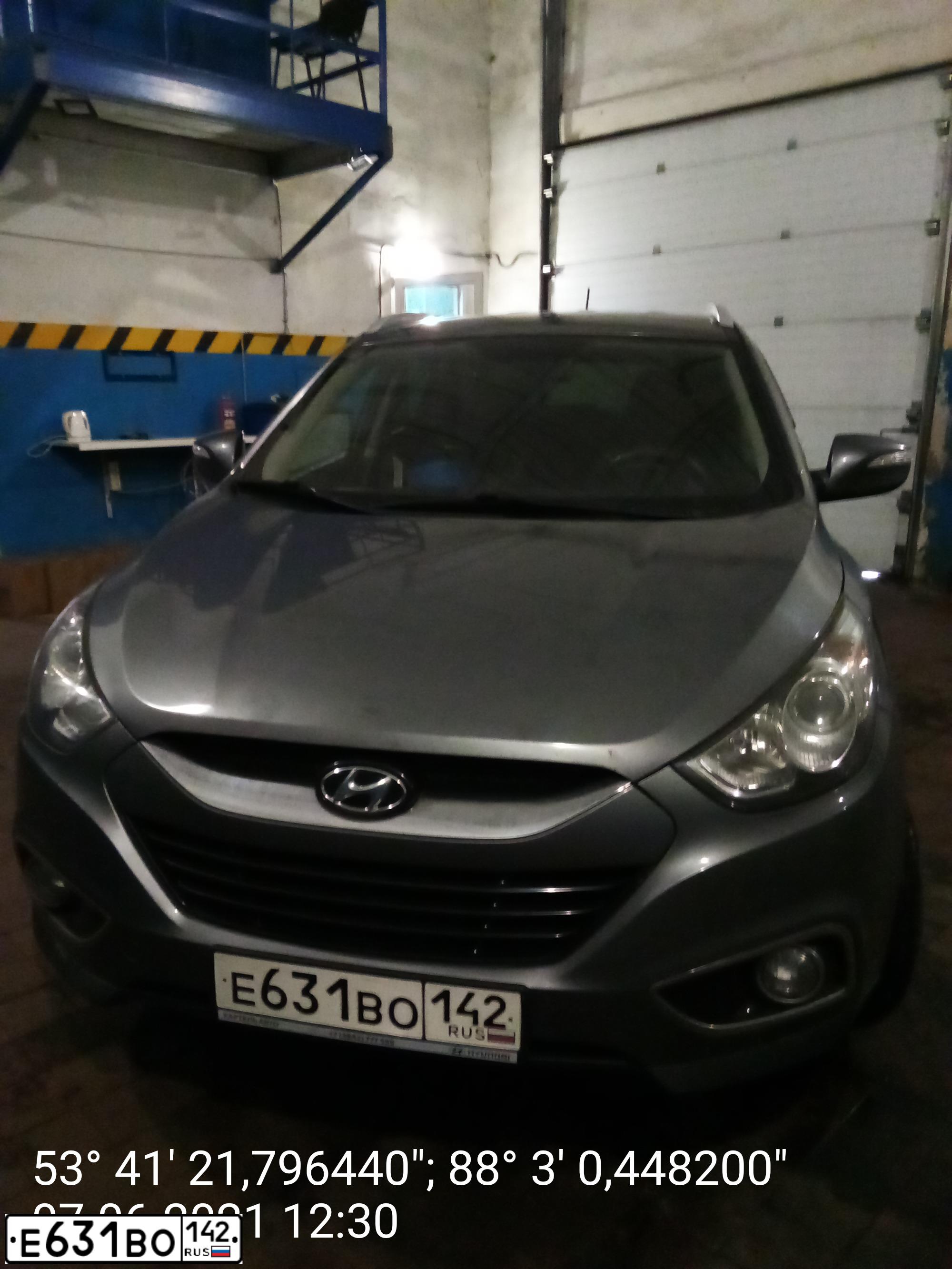 Фото автомобиля HYUNDAI IX35, 2012 — госномер Е631ВО142. Цвет: СЕРЫЙ