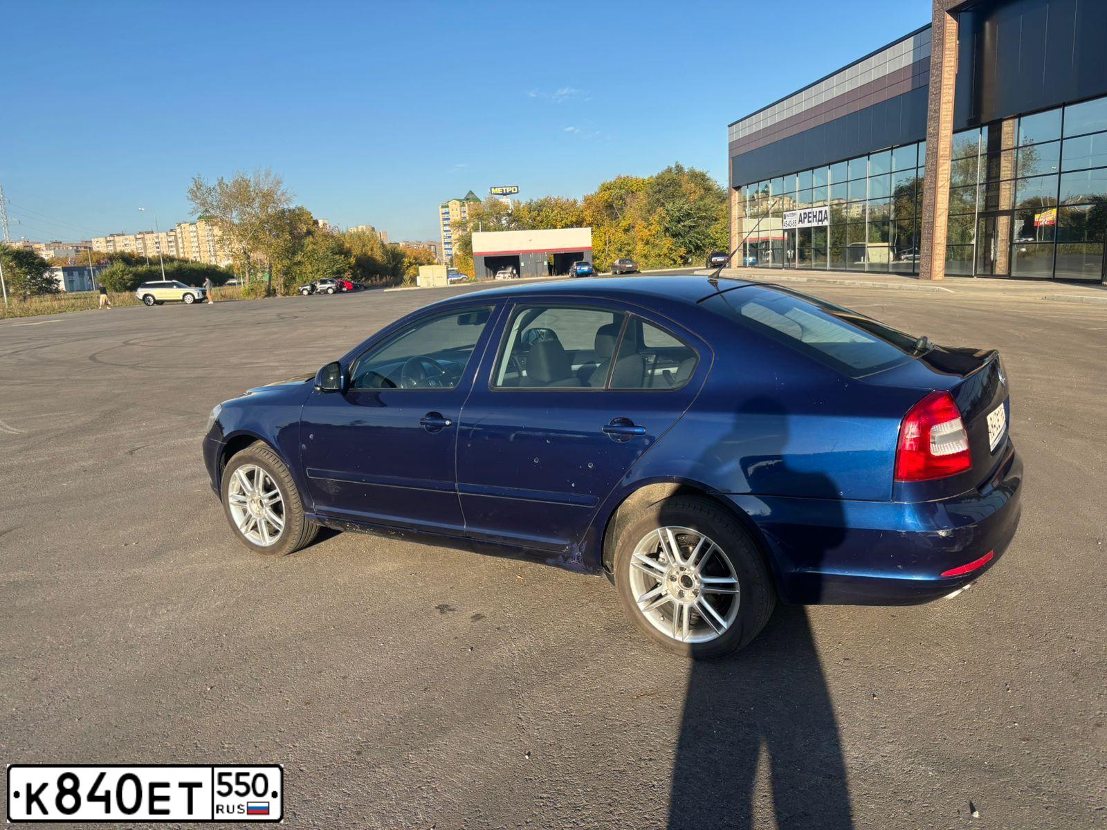 Фото автомобиля SKODA OCTAVIA, 2009 — госномер К840ЕТ550. Цвет: синий