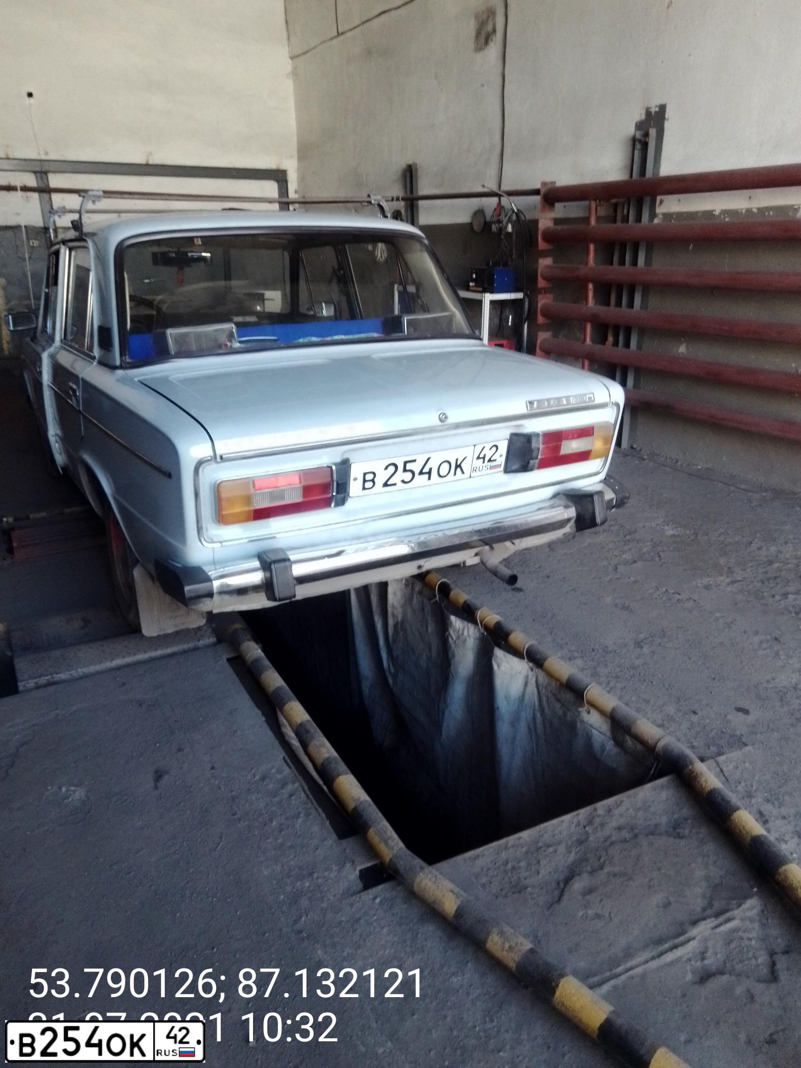 Фото автомобиля LADA 2106, 1987 — госномер Т112РА142. Цвет: СВЕТЛО-СЕРЫЙ