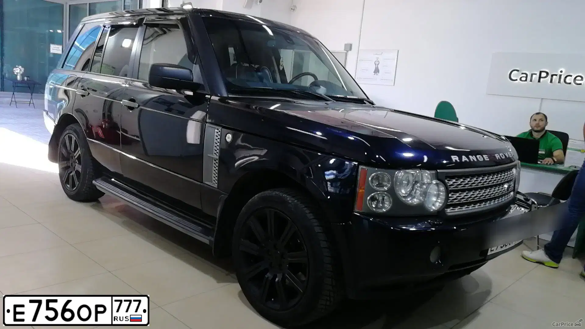 Фото автомобиля LANDROVER RANGE ROVER, 2007 — госномер Е756ОР777. Цвет: СИНИЙ ТЕМНЫЙ