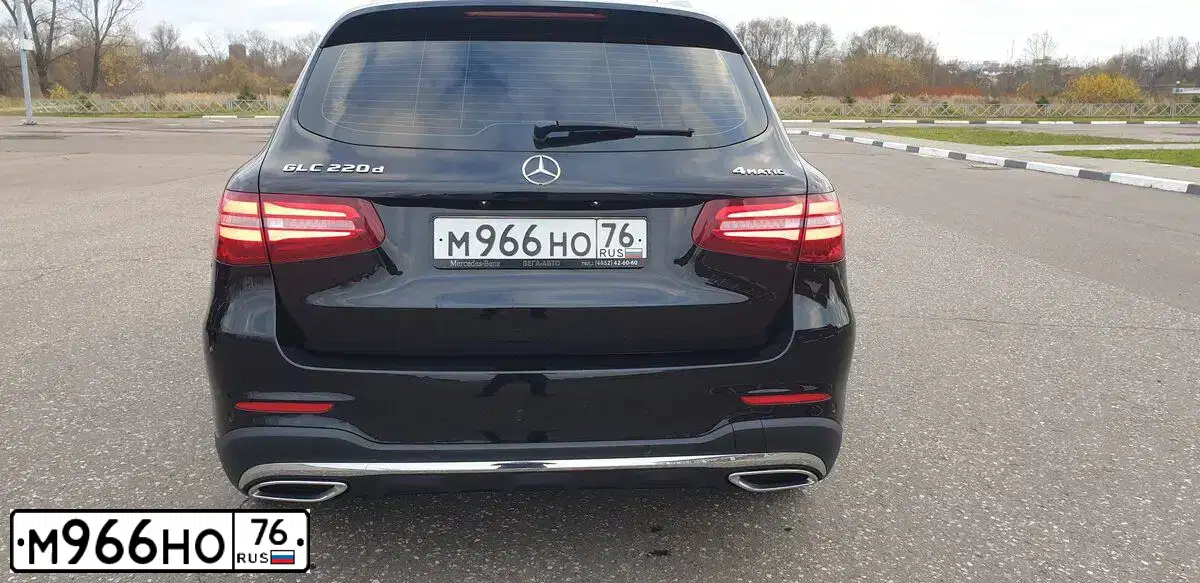 Фото автомобиля MERCEDES GLC-KLASSE, 2016 — госномер Е063ЕУ136. Цвет: ЧЕРНЫЙ