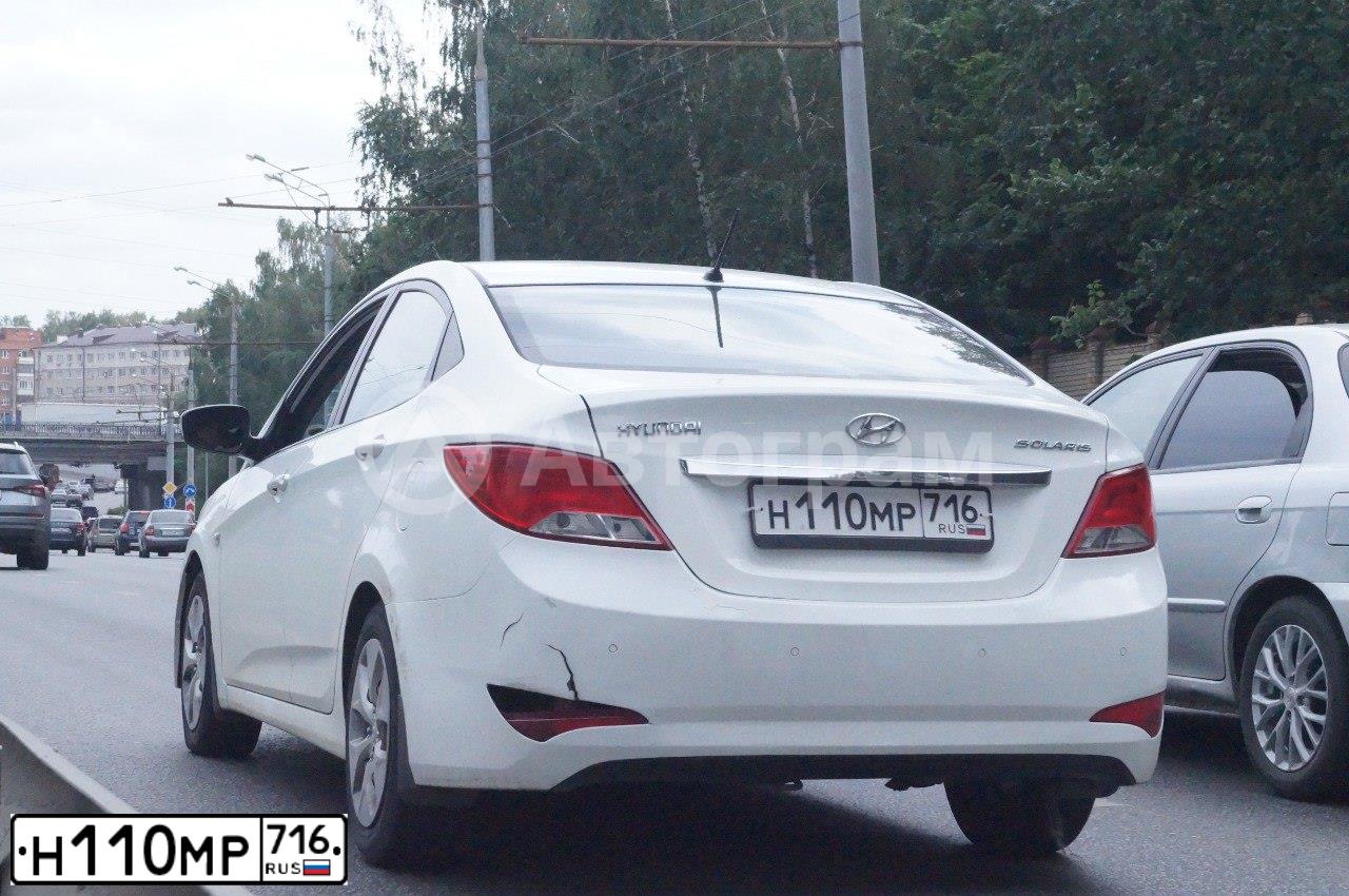 Фото автомобиля HYUNDAI SOLARIS, 2015 — госномер Н110МР716. Цвет: Белый