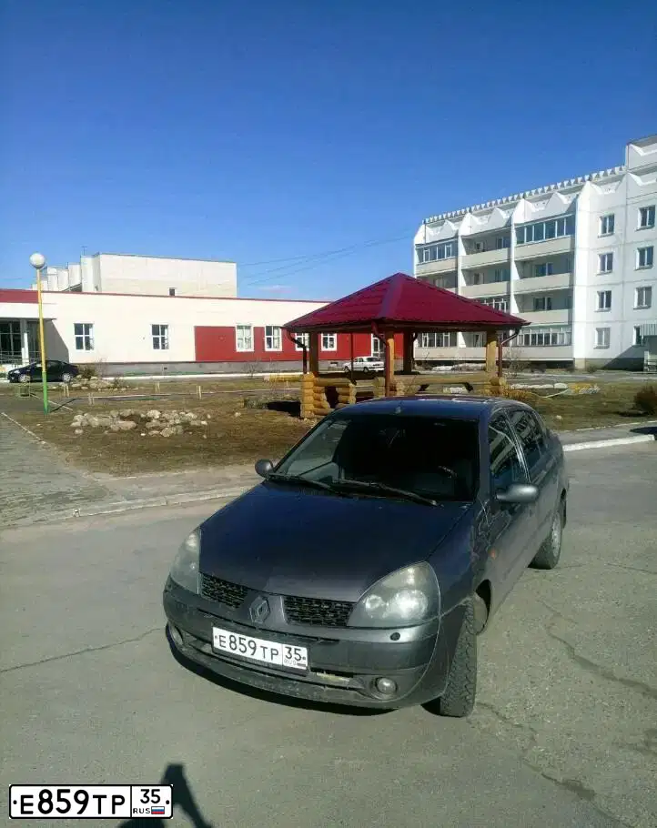 Фото автомобиля RENAULT SYMBOL, 2003 — госномер Е859ТР35. Цвет: ТЕМНО-СЕРЫЙ