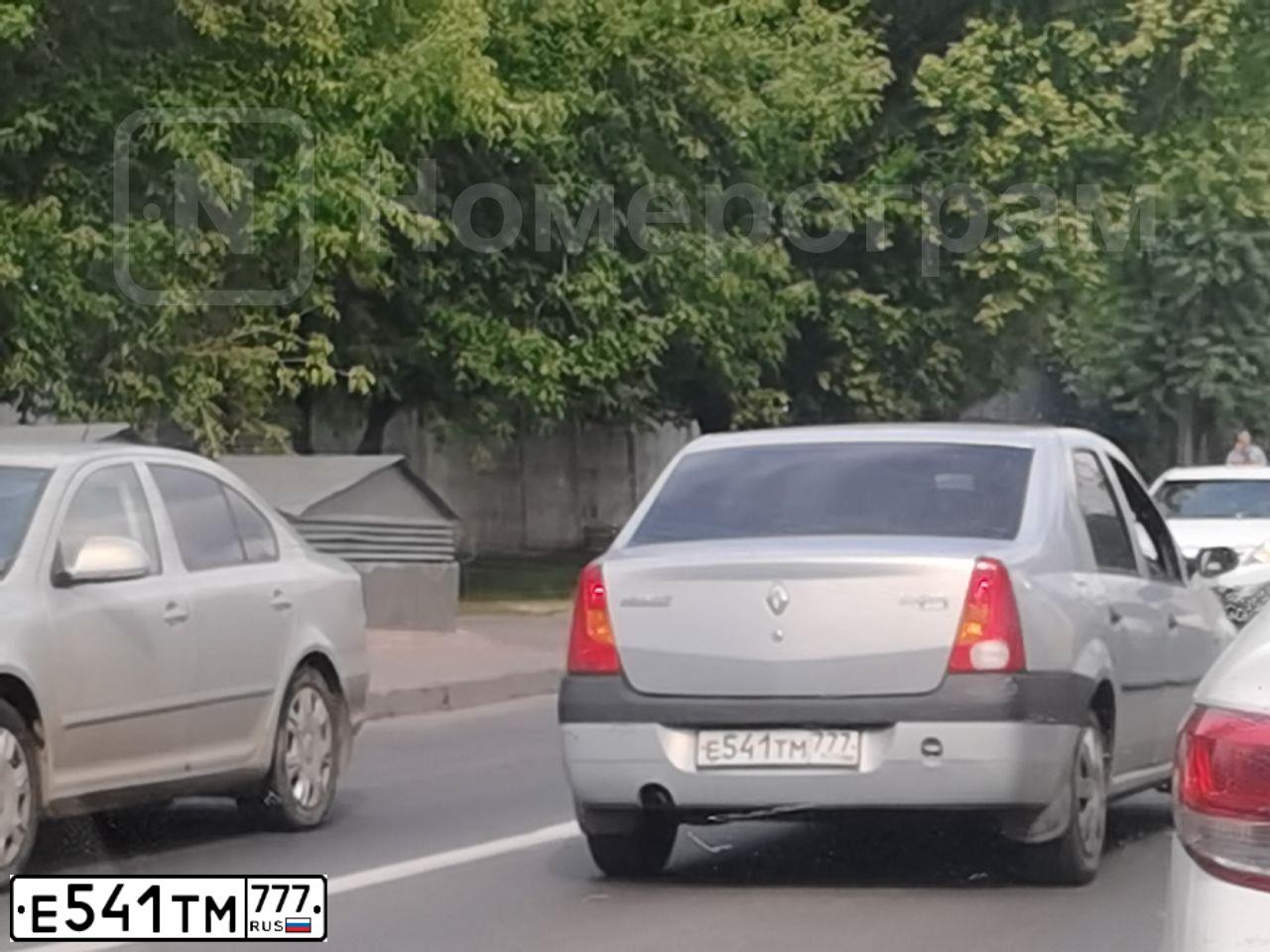 Фото автомобиля RENAULT LOGAN, 2006 — госномер Е541ТМ777. Цвет: СЕРЫЙ