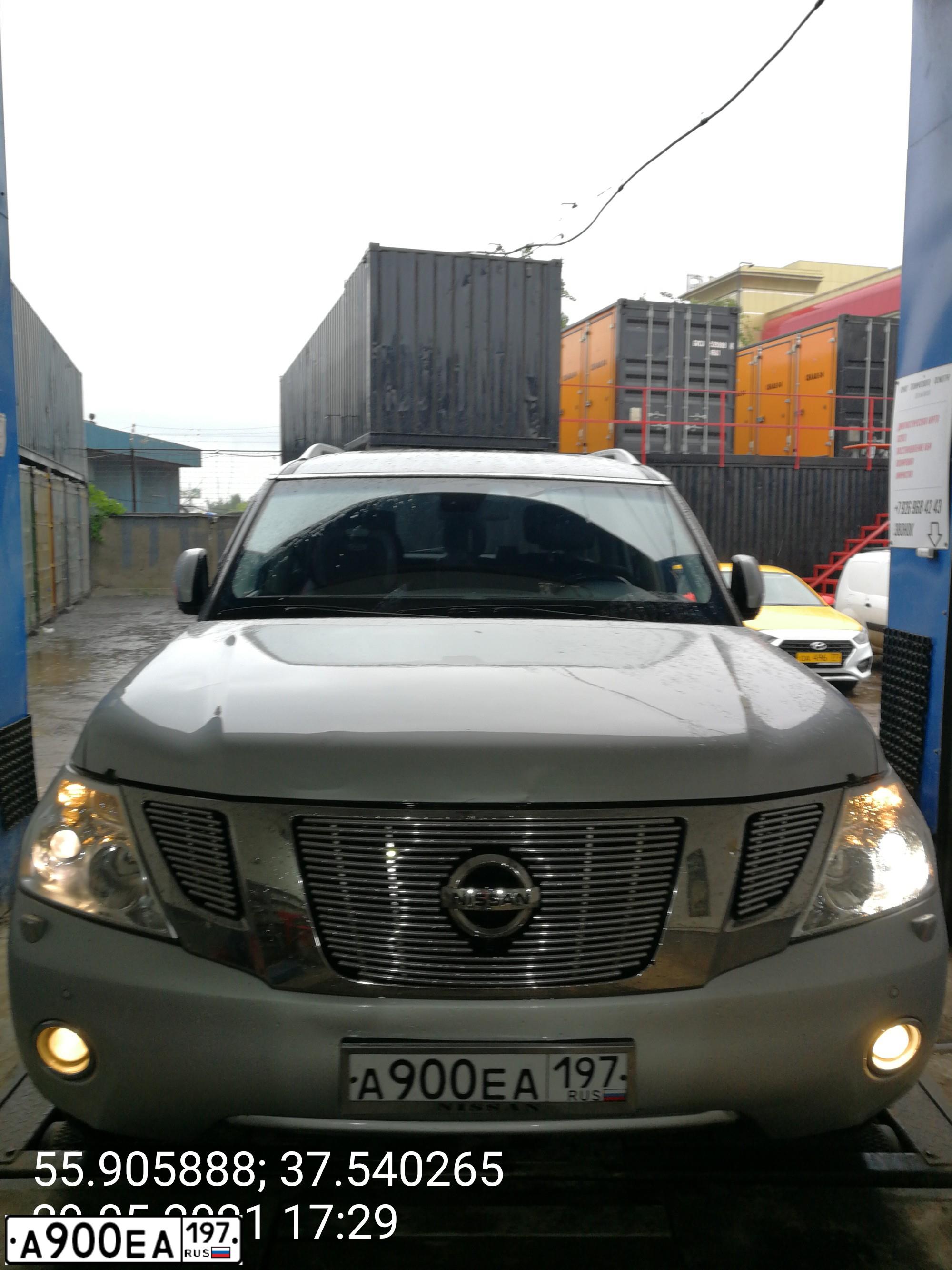 Фото автомобиля NISSAN PATROL, 2010 — госномер А900ЕА197. Цвет: Серый
