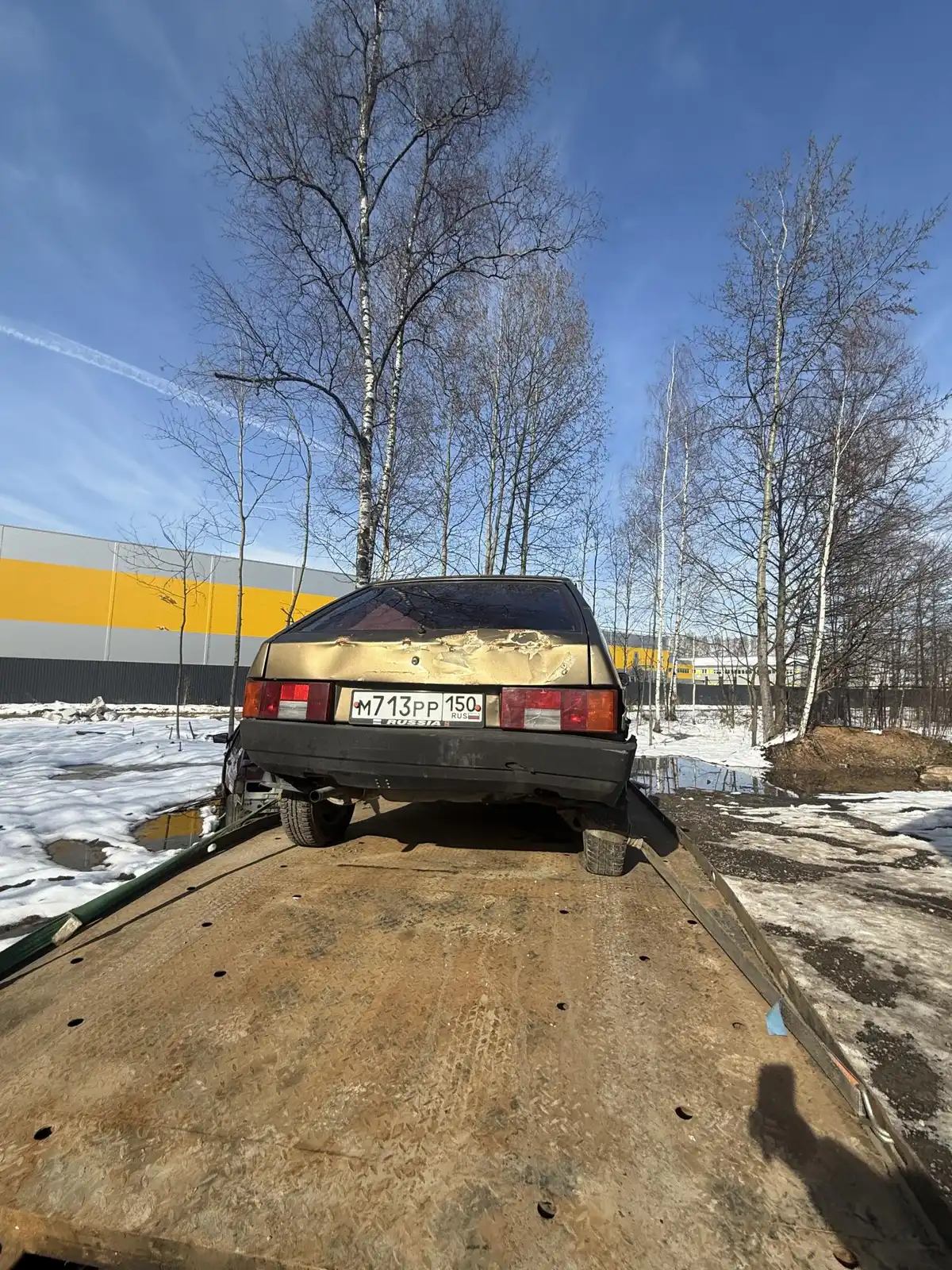 Фото автомобиля LADA 2109 SAMARA, 1998 — госномер М713РР150. Цвет: КОРИЧНЕВЫЙ ЗЕЛЕНЫЙ